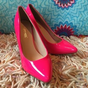 Size 5.5 pink heels